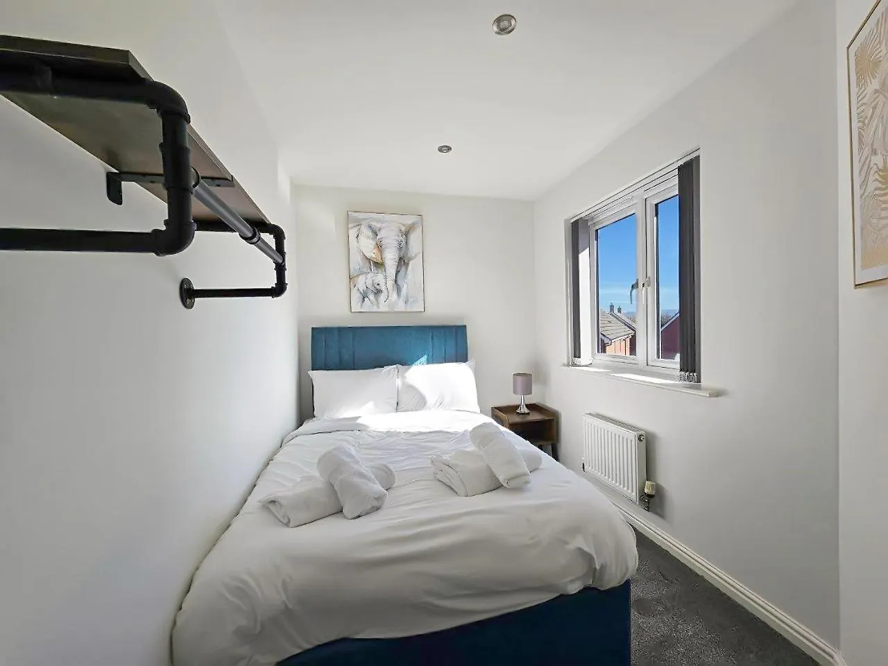 Boughton 3 Bed Semi By Fortuna Property Gloucester Holiday home